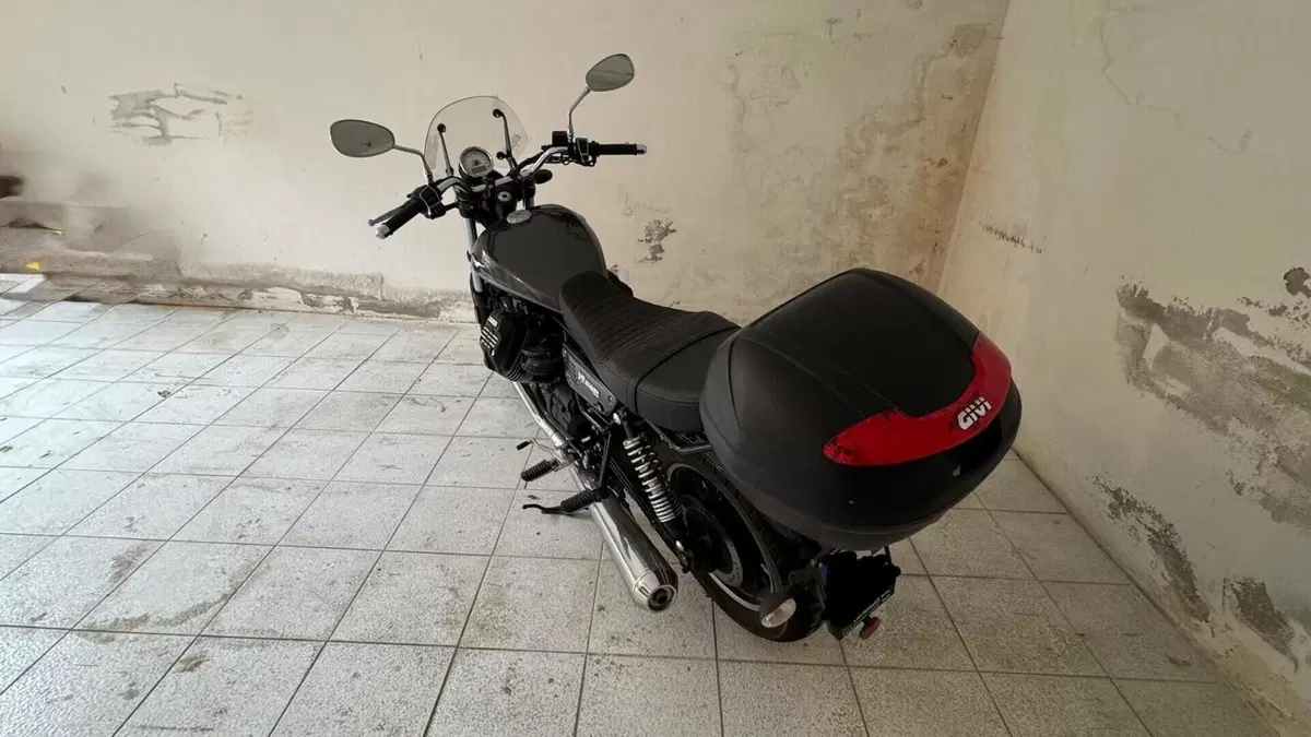 Moto Guzzi V9 Roamer (2018 - 20)  (3)