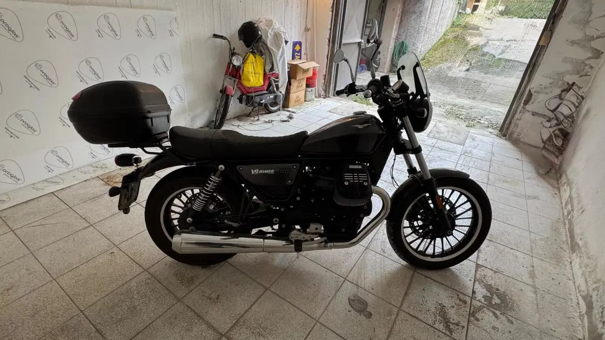 Moto Guzzi V9 Roamer (2018 - 20)  (5)