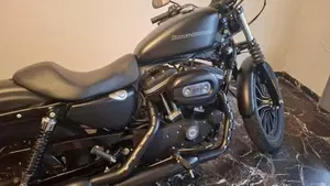 Harley-Davidson 883 Iron (2009 - 11) - XL 883N  (2)