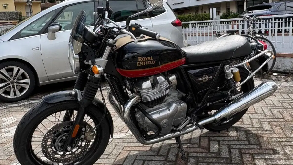 Royal Enfield Interceptor 650 (2021 - 26)  (2)