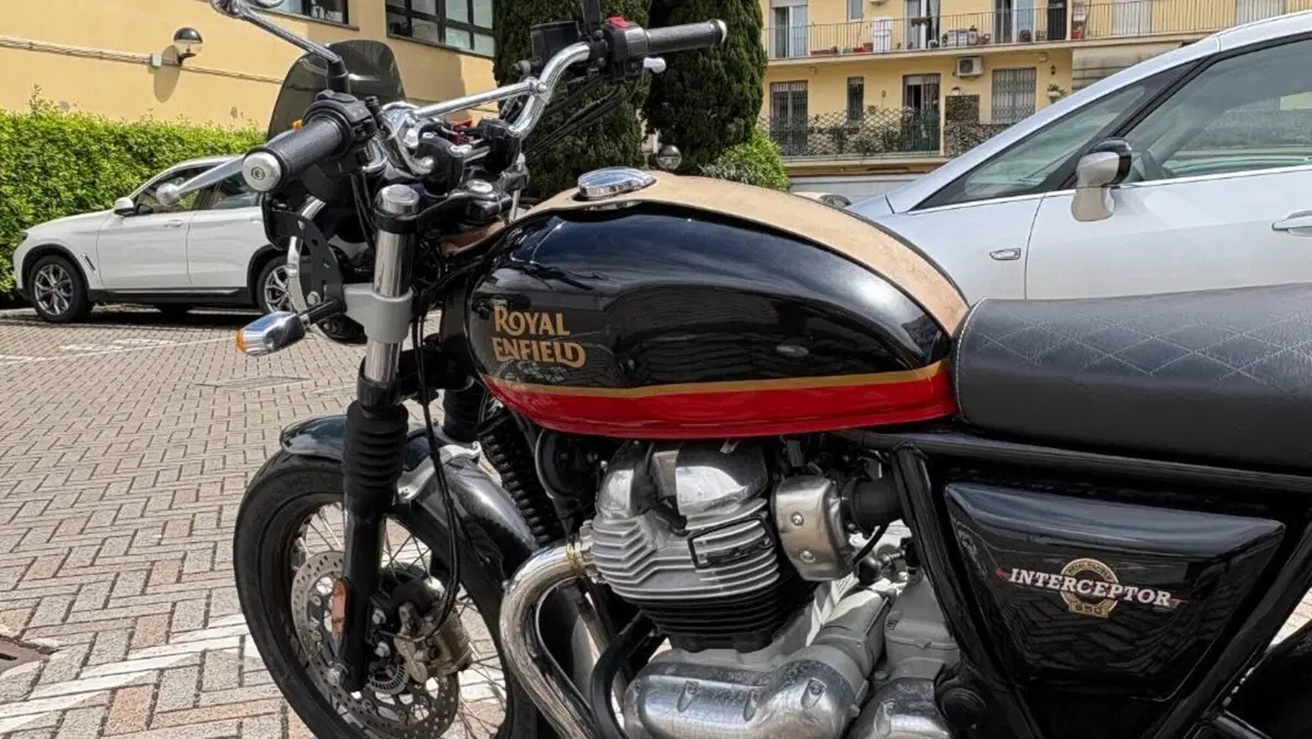 Royal Enfield Interceptor 650 (2021 - 26)  (9)