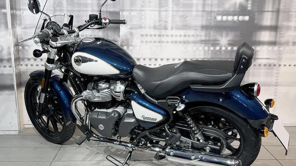 Royal Enfield Super Meteor 650 (2023 - 26)  (2)