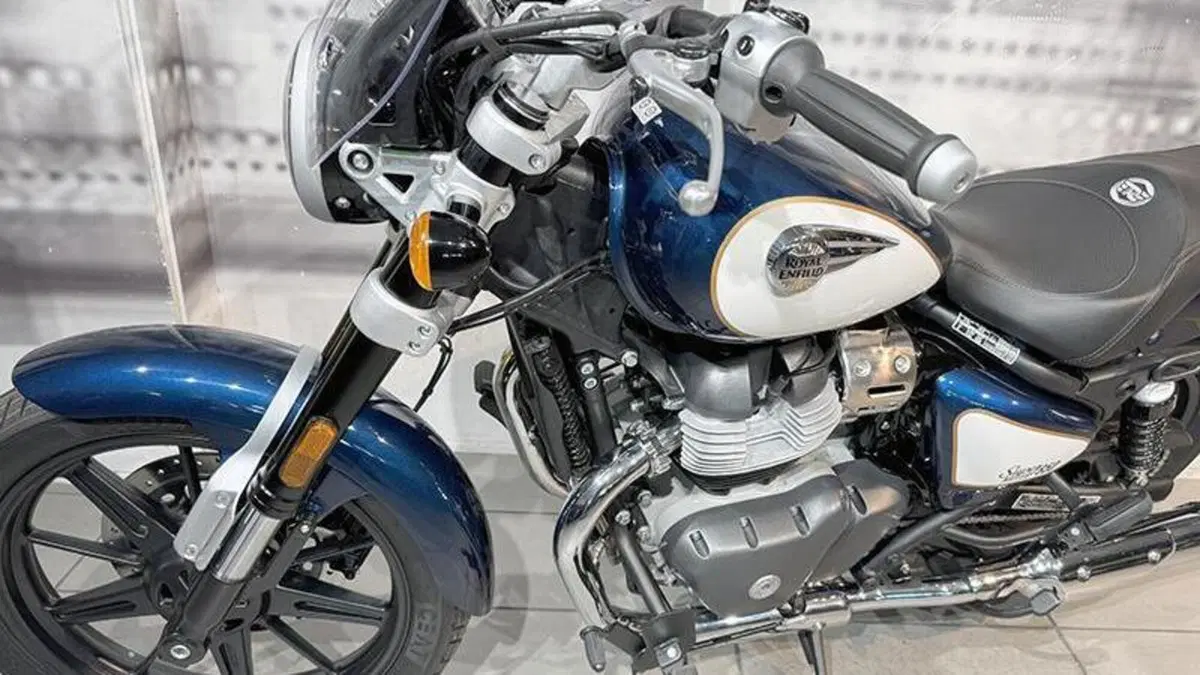 Royal Enfield Super Meteor 650 (2023 - 26)  (3)