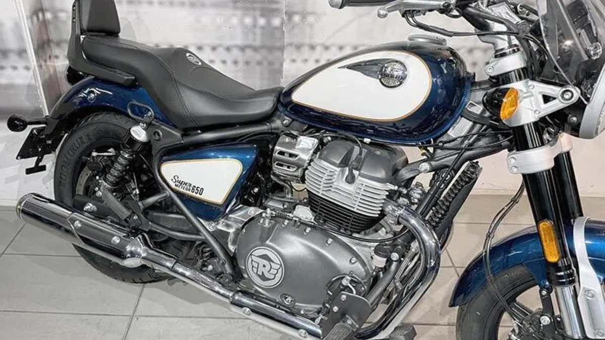 Royal Enfield Super Meteor 650 (2023 - 26)  (4)