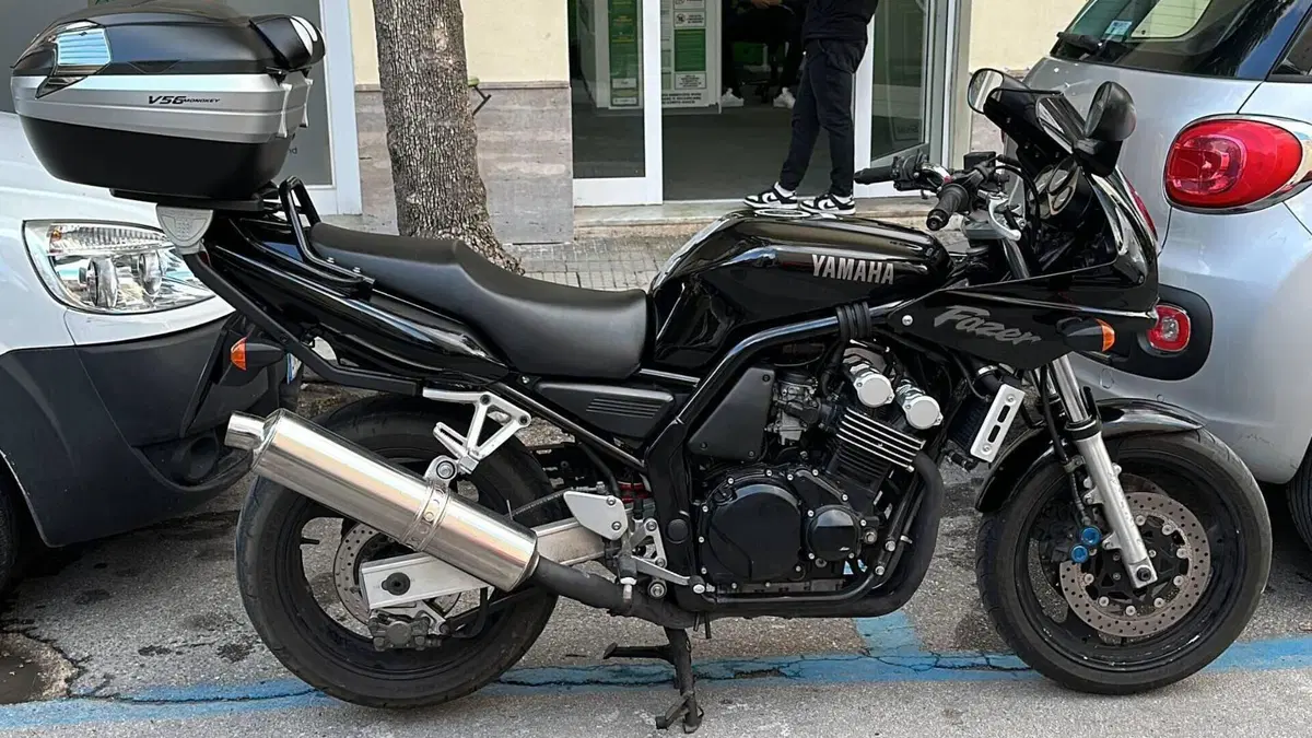 Yamaha FZS 600 Fazer (1998 - 01)  (4)