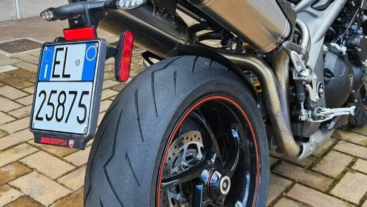 Triumph Speed Triple 1050 RS (2018 - 20)  (4)