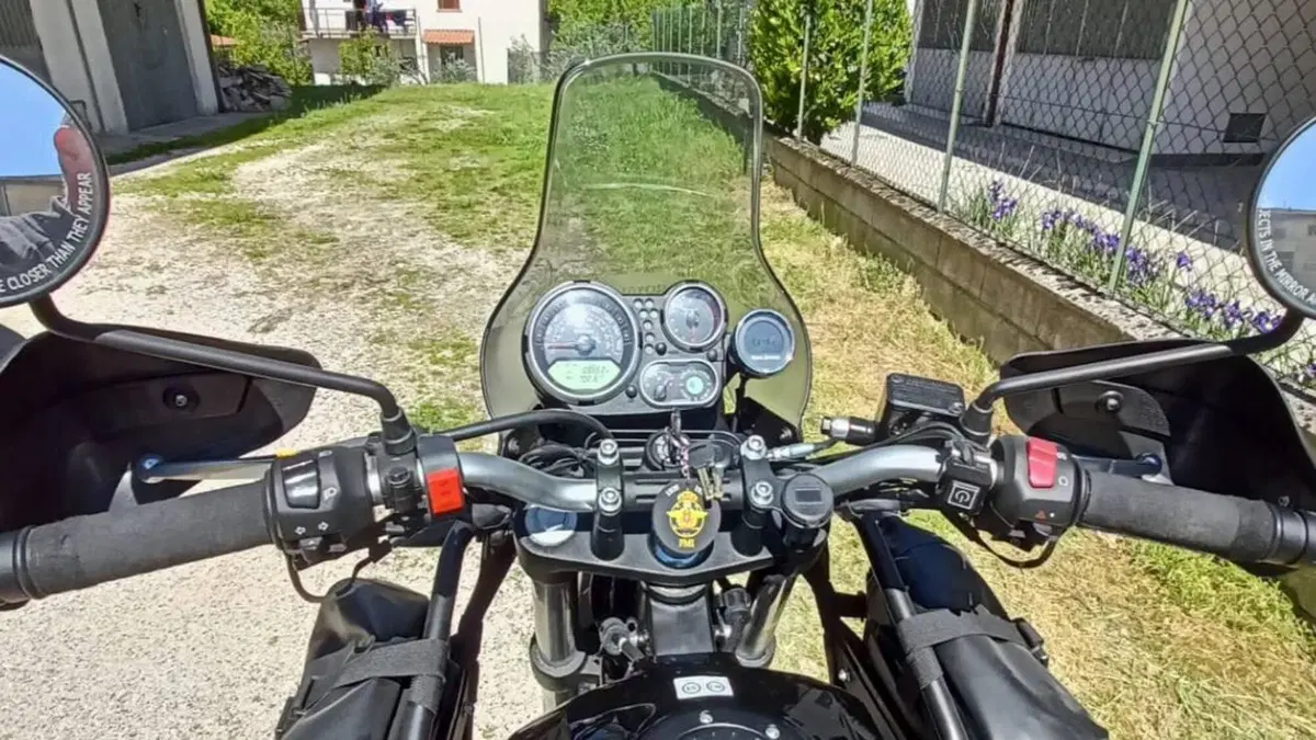 Royal Enfield Himalayan 411 (2021 - 24)  (2)