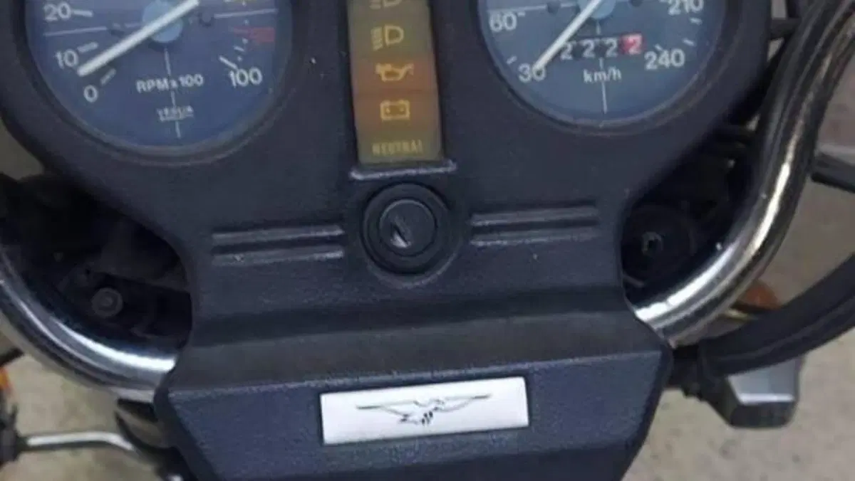 Moto Guzzi   (8)
