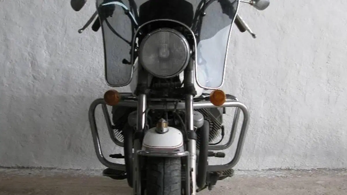 Moto Guzzi   (2)