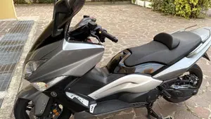 Yamaha T-Max 500 (2008 - 12)  (4)