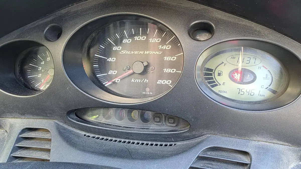 Honda Silver Wing 600 (2005 - 09)  (2)