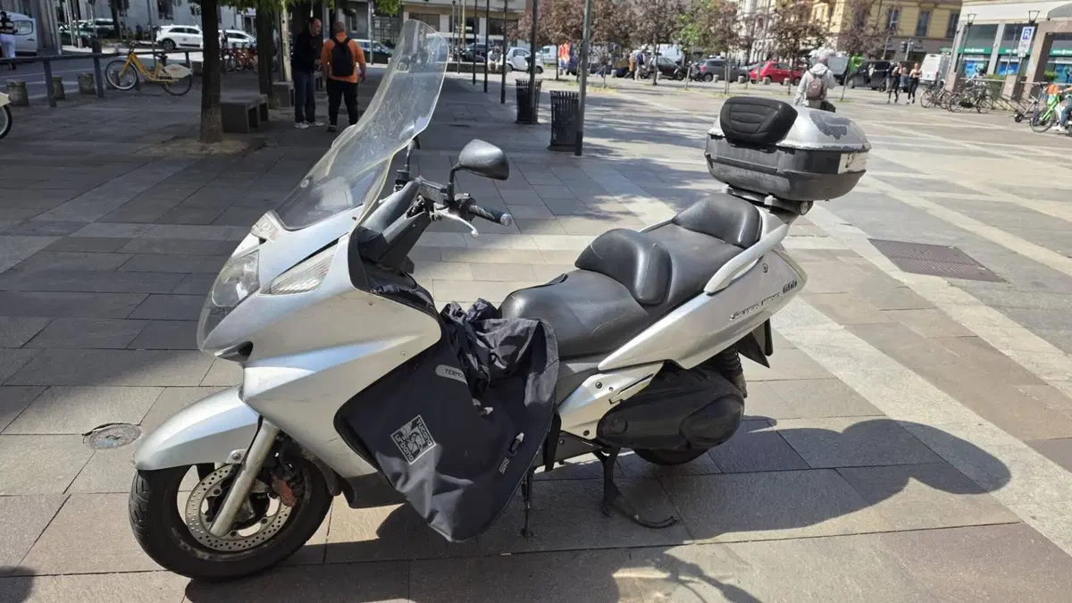 Honda Silver Wing 600 (2005 - 09)  (4)
