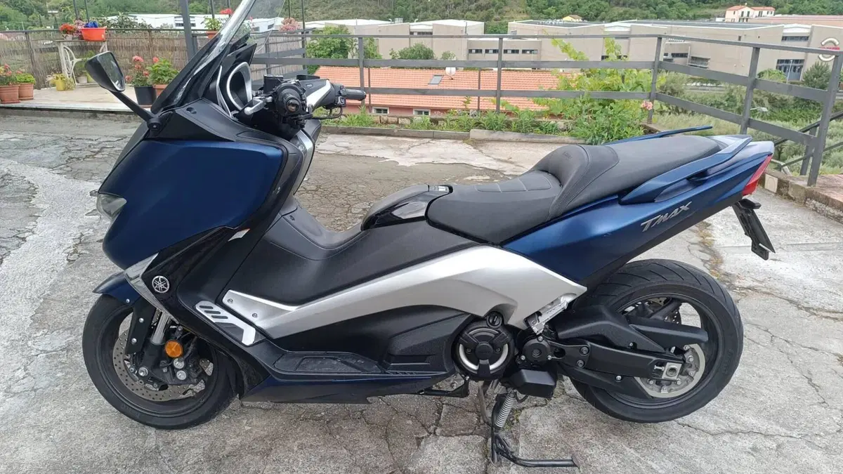 Yamaha T-Max 530 DX (2017 - 19)  (2)