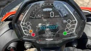 Triumph Street Triple 765 R A2 (2024 - 26)  (2)