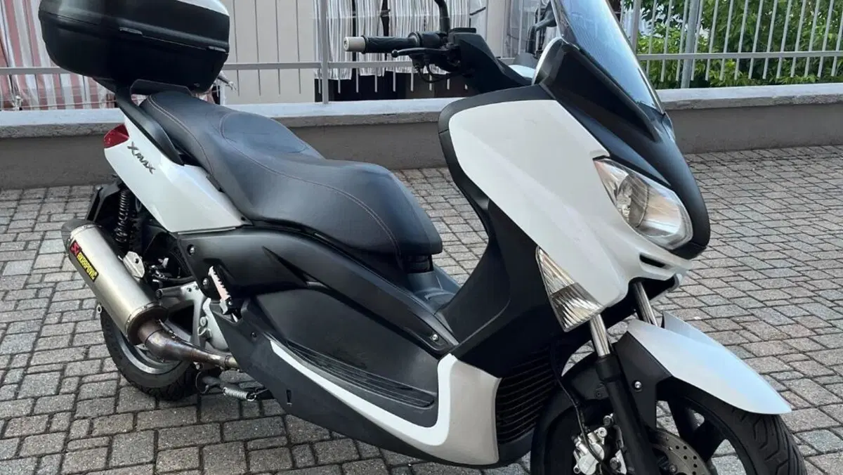 Yamaha X-Max 250 (2010 - 13)  (2)