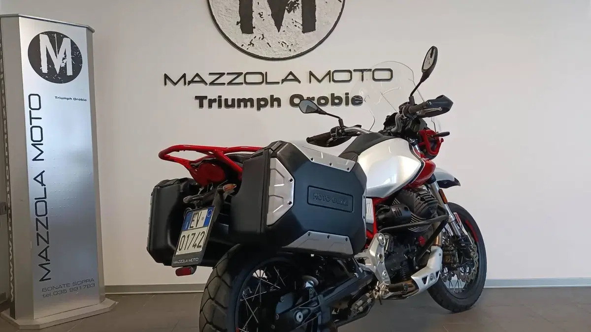Moto Guzzi V85 TT Evocative Graphics (2019 - 20)  (2)