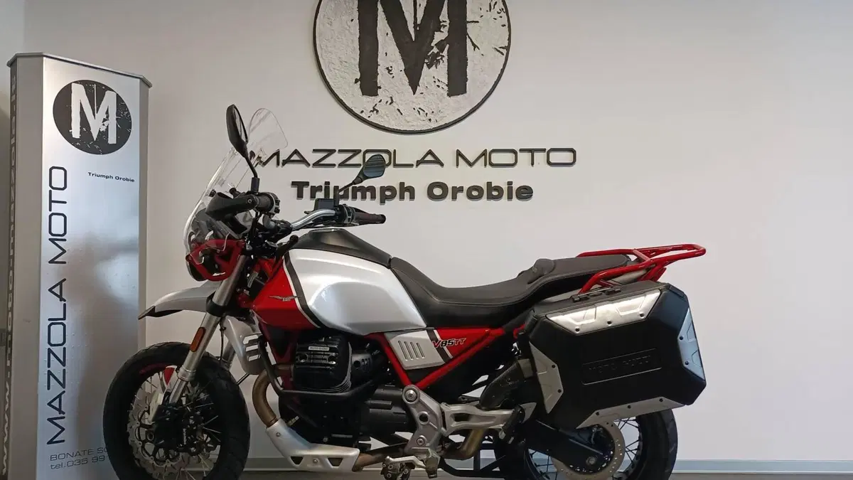 Moto Guzzi V85 TT Evocative Graphics (2019 - 20)  (3)