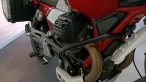 Moto Guzzi V85 TT Evocative Graphics (2019 - 20)  (8)