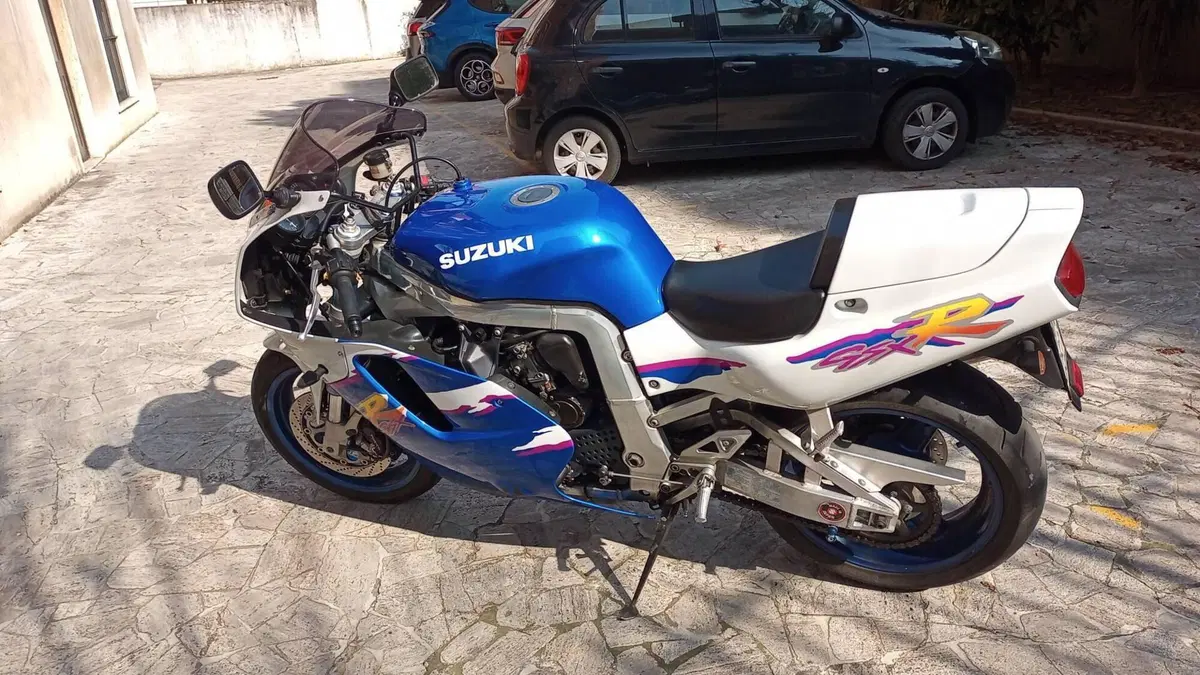 Suzuki   (6)