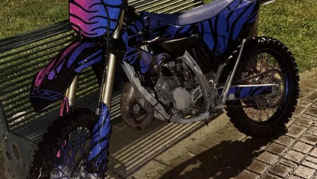 Yamaha YZ 125 (2023)  (2)