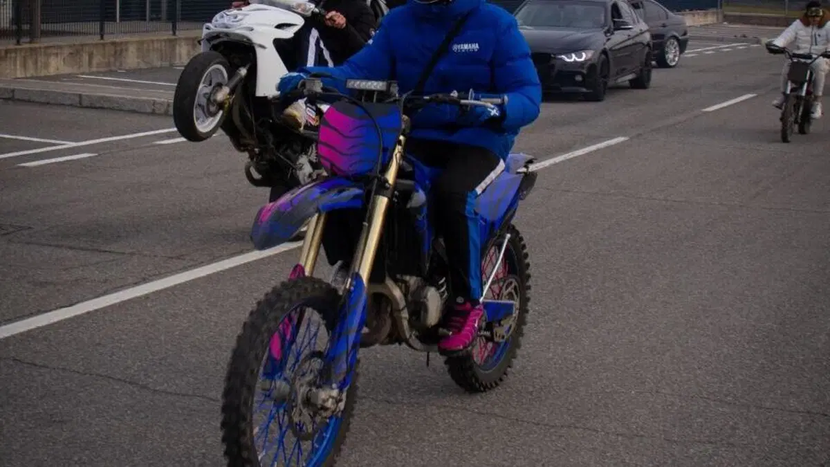 Yamaha YZ 125 (2023)  (4)