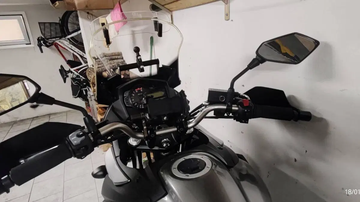 Suzuki V-Strom 650 (2021 - 25)  (5)