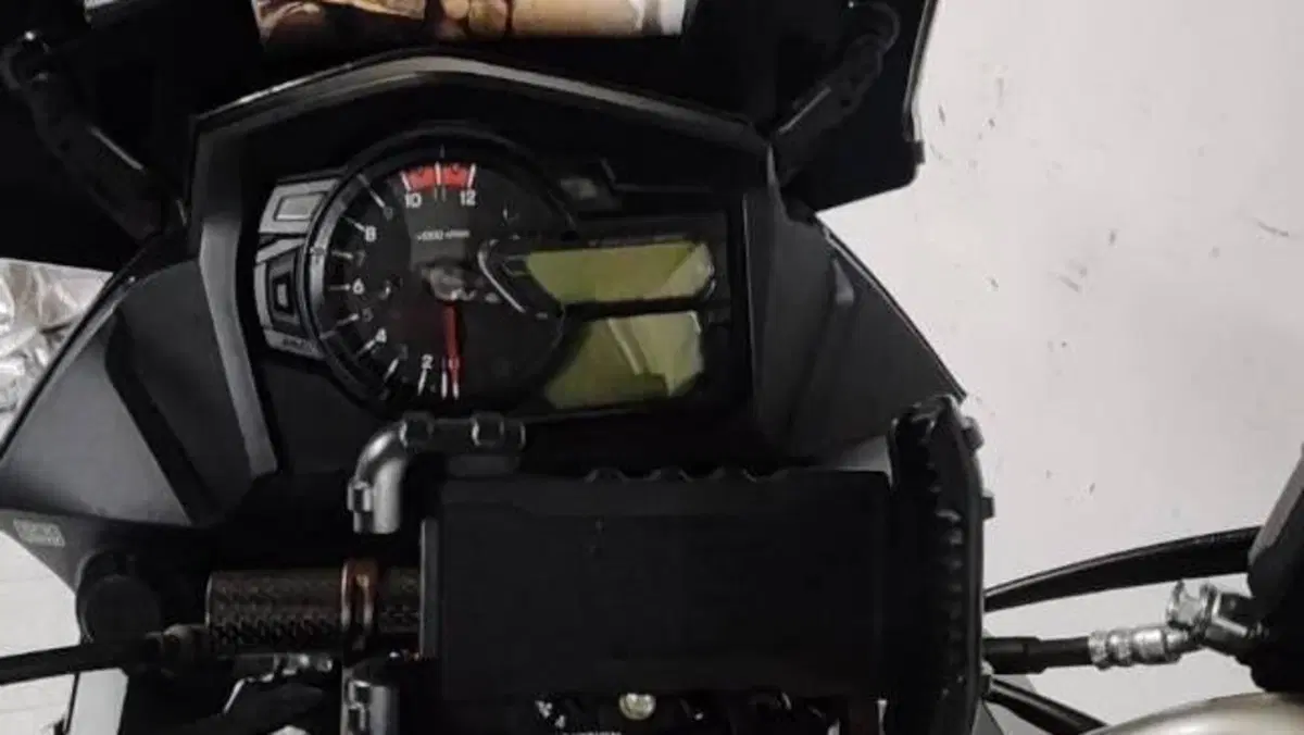 Suzuki V-Strom 650 (2021 - 25)  (10)