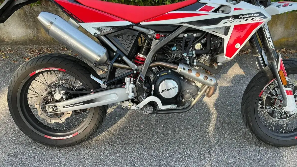 Fantic Motor XMF 125 Motard Performance 4t (2021 - 22)  (6)