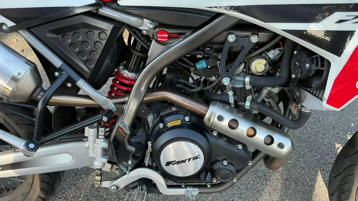Fantic Motor XMF 125 Motard Performance 4t (2021 - 22)  (7)