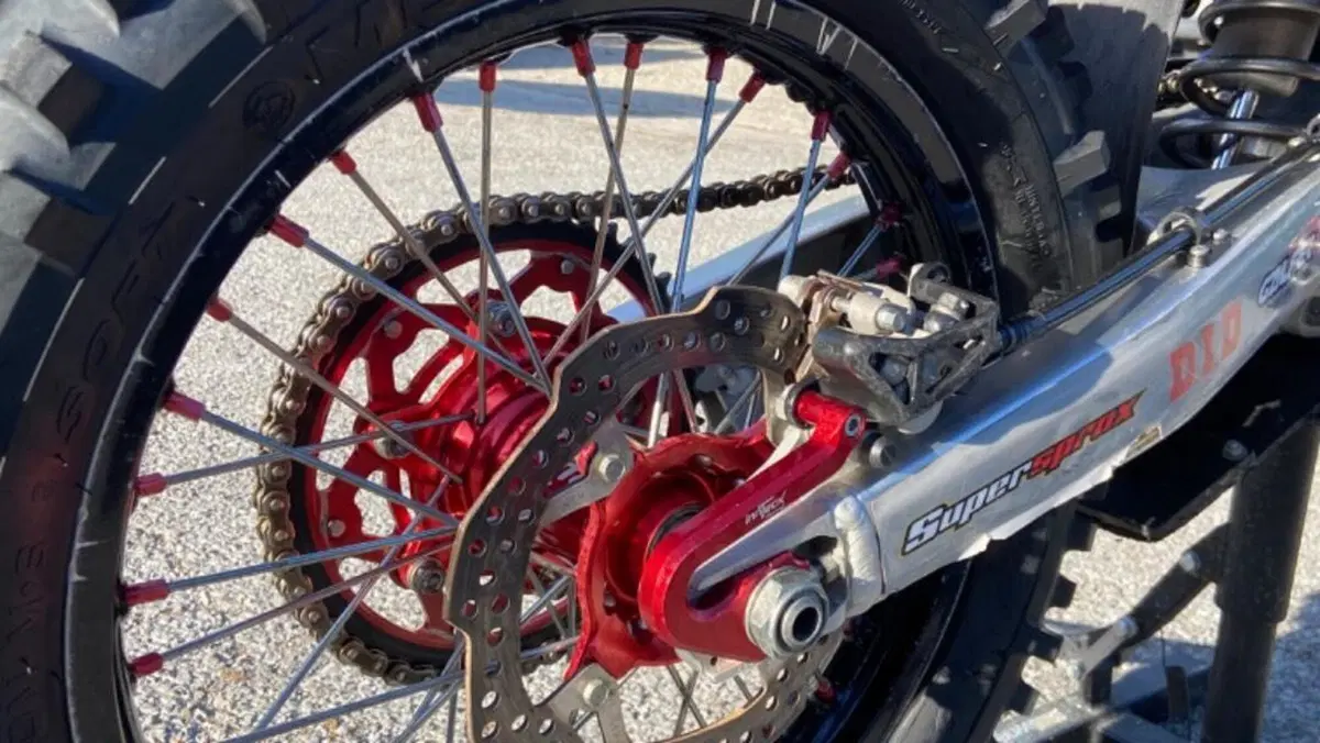 Honda CRF 300RX Enduro Special (2025)  (8)