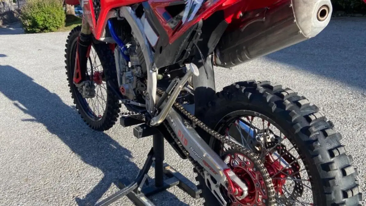 Honda CRF 300RX Enduro Special (2025)  (9)