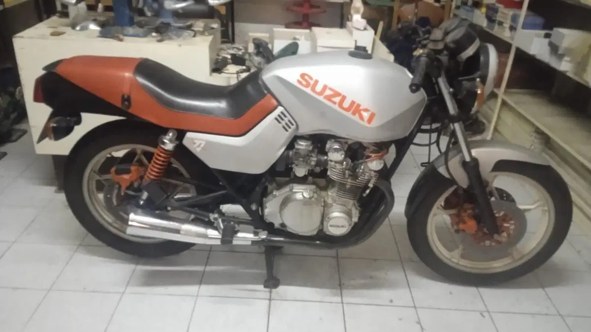 Suzuki  