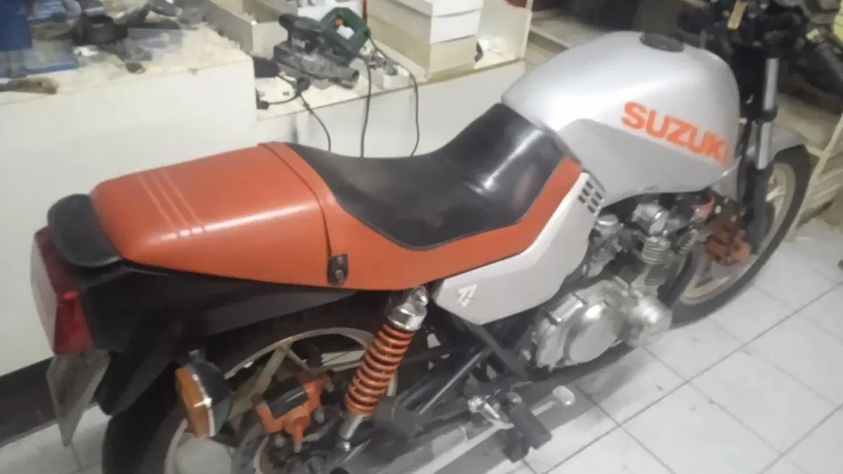 Suzuki   (3)