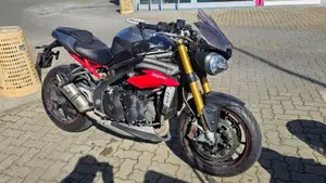 Triumph Speed Triple 1050 R ABS (2016 - 17)  (5)