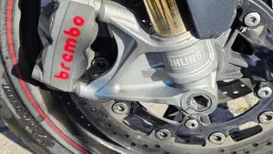 Triumph Speed Triple 1050 R ABS (2016 - 17)  (7)