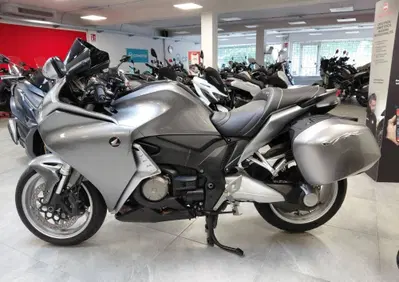 Honda VFR 1200 F DCT ABS (2010 - 16) - Annuncio 10019629