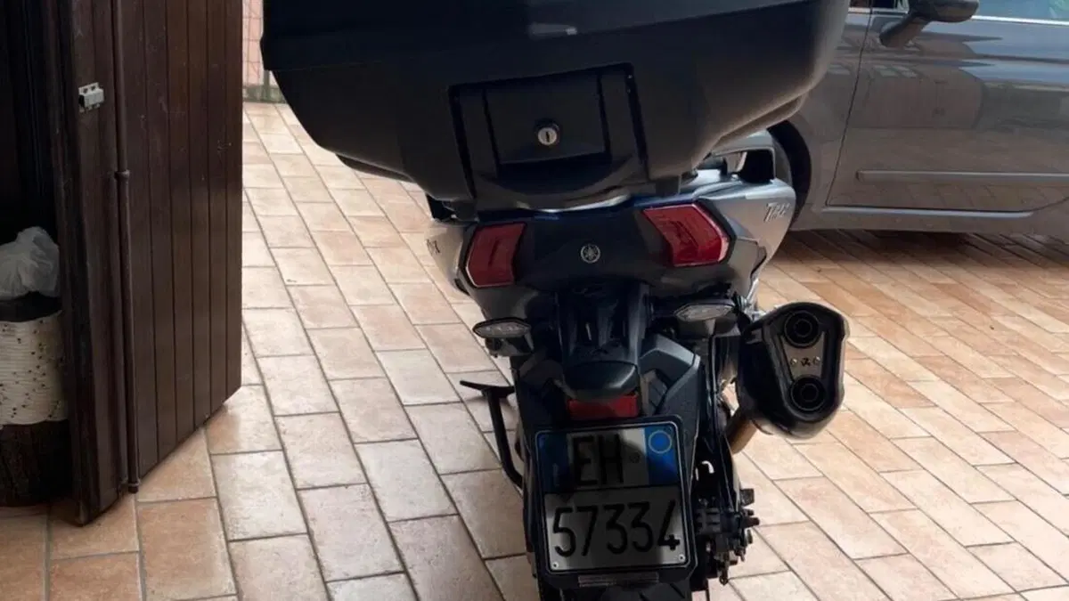 Yamaha T-Max 530 DX (2017 - 19)  (4)