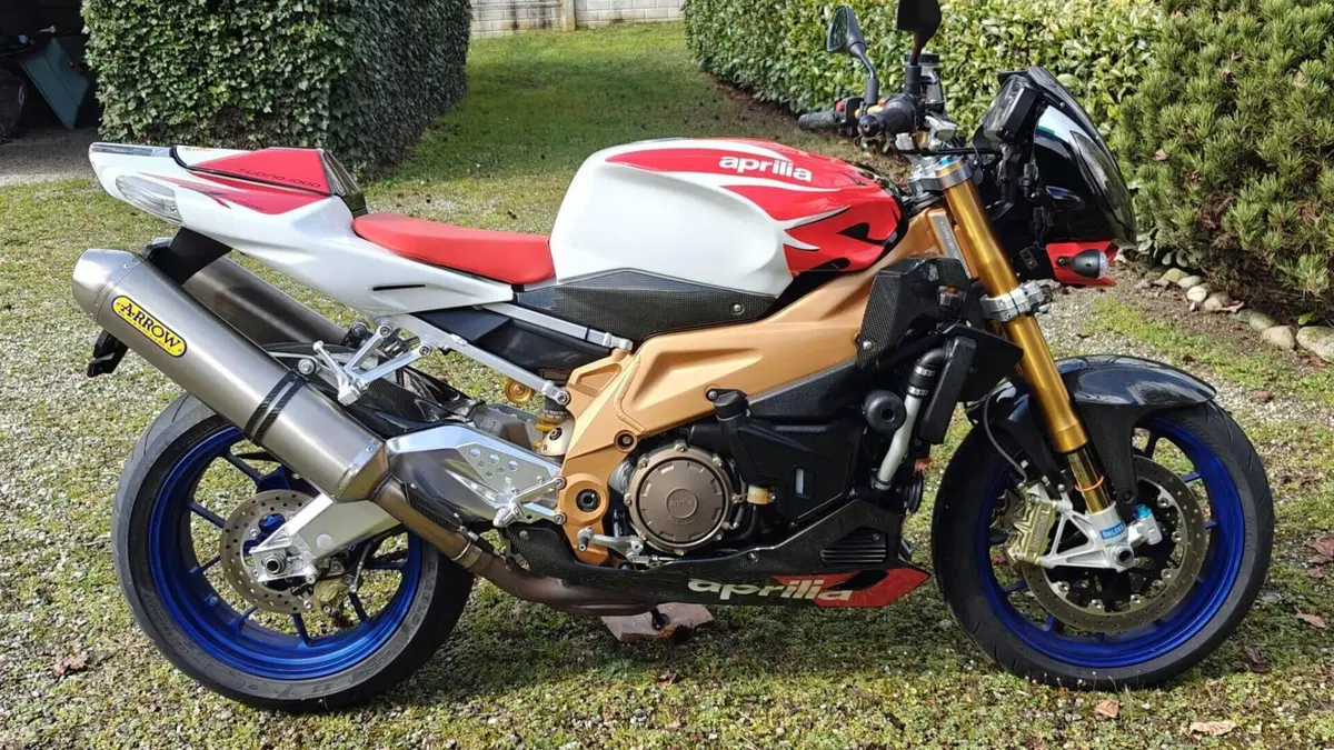 Aprilia Tuono 1000 R Factory (2006 - 11)  (4)