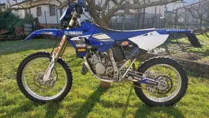 Yamaha YZ 125 (2016)  (2)