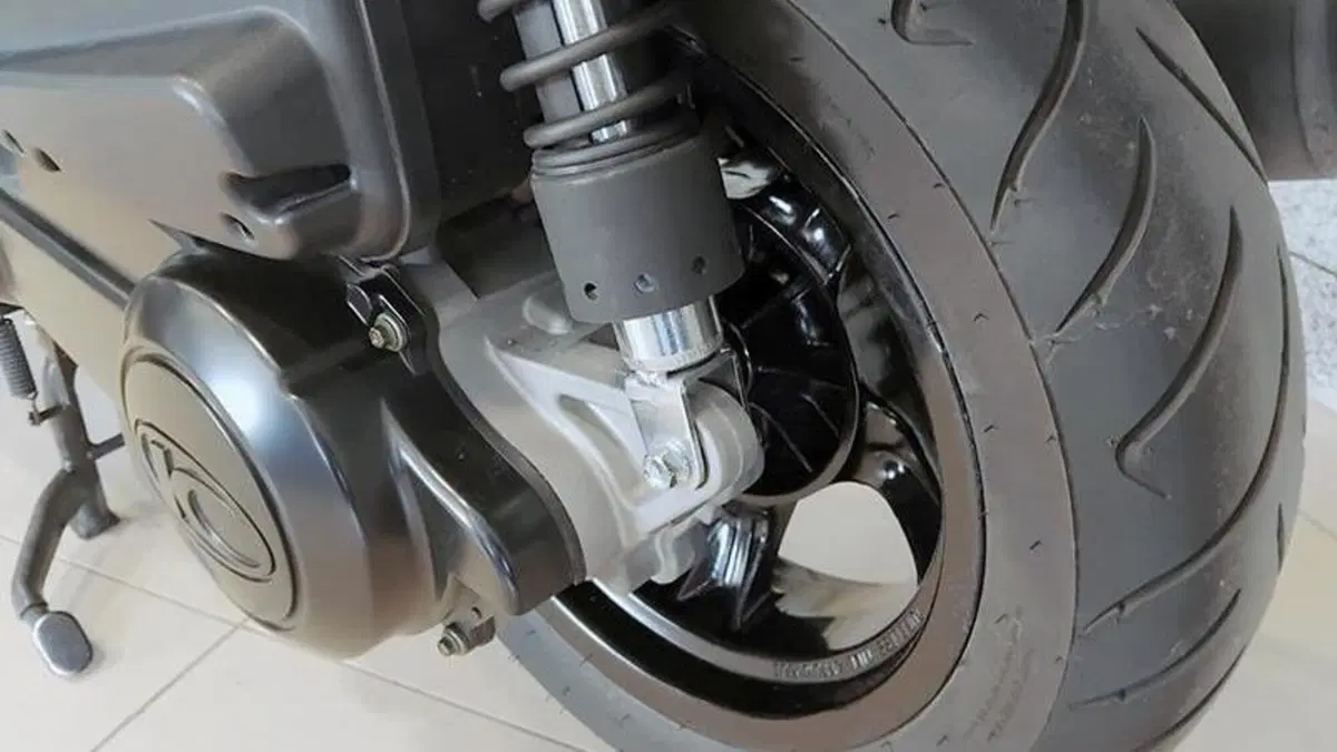 Kymco Xciting 300i R (2007 - 14)  (4)