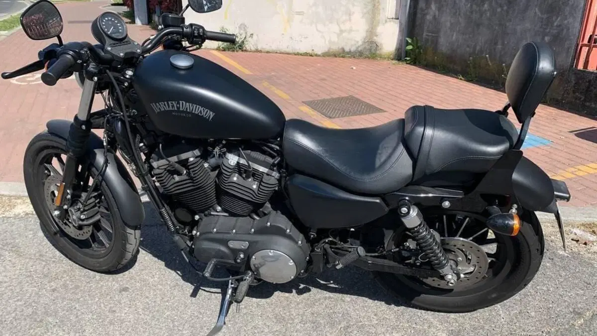 Harley-Davidson 883 Iron (2014 - 16) - XL 883N 