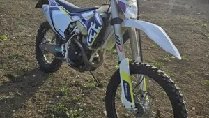 Husqvarna FE 250 (2017)  (4)