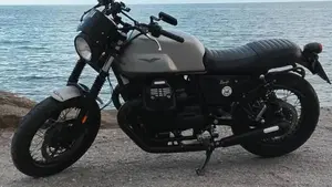 Moto Guzzi V7 III Rough (2018 - 20)  (3)