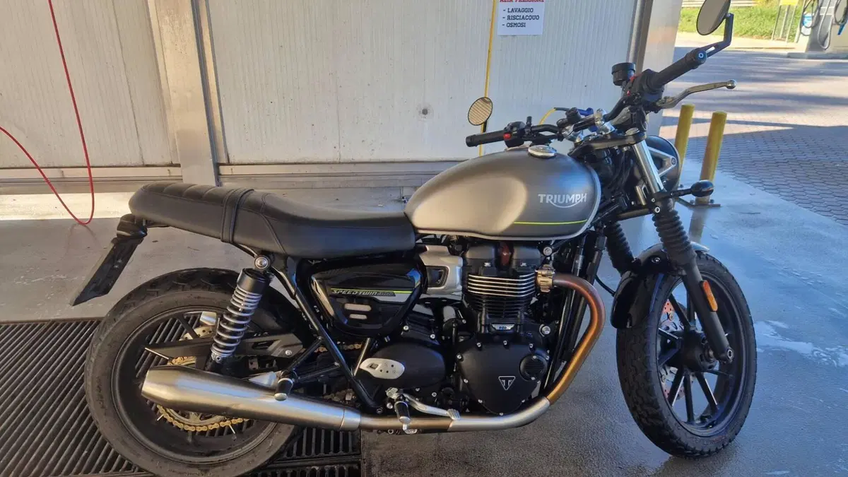 Triumph Speed Twin 900 (2023 - 24)  (8)