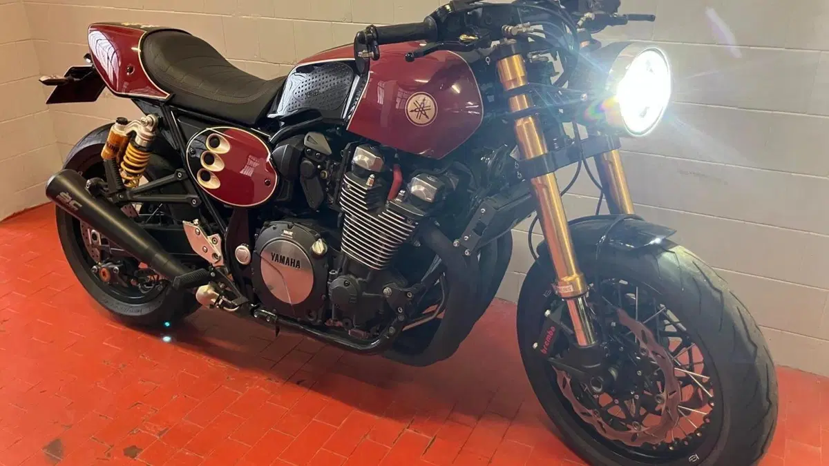 Yamaha XJR 1300 Racer (2015 - 17) 