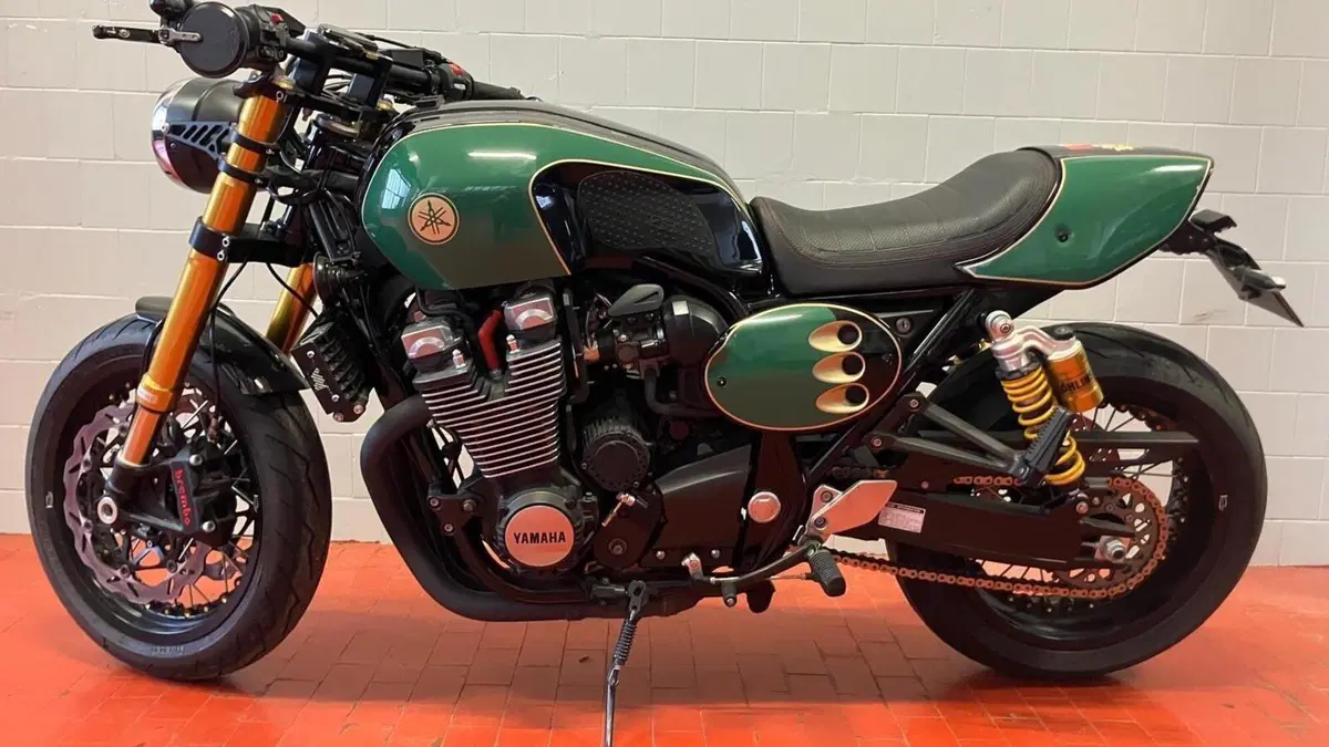 Yamaha XJR 1300 Racer (2015 - 17)  (3)