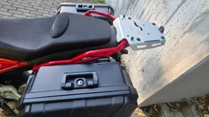 Moto Guzzi V85 TT Evocative Graphics (2019 - 20)  (7)