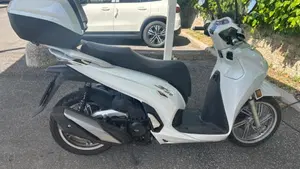 Honda SH 350 (2021 - 24)  (2)