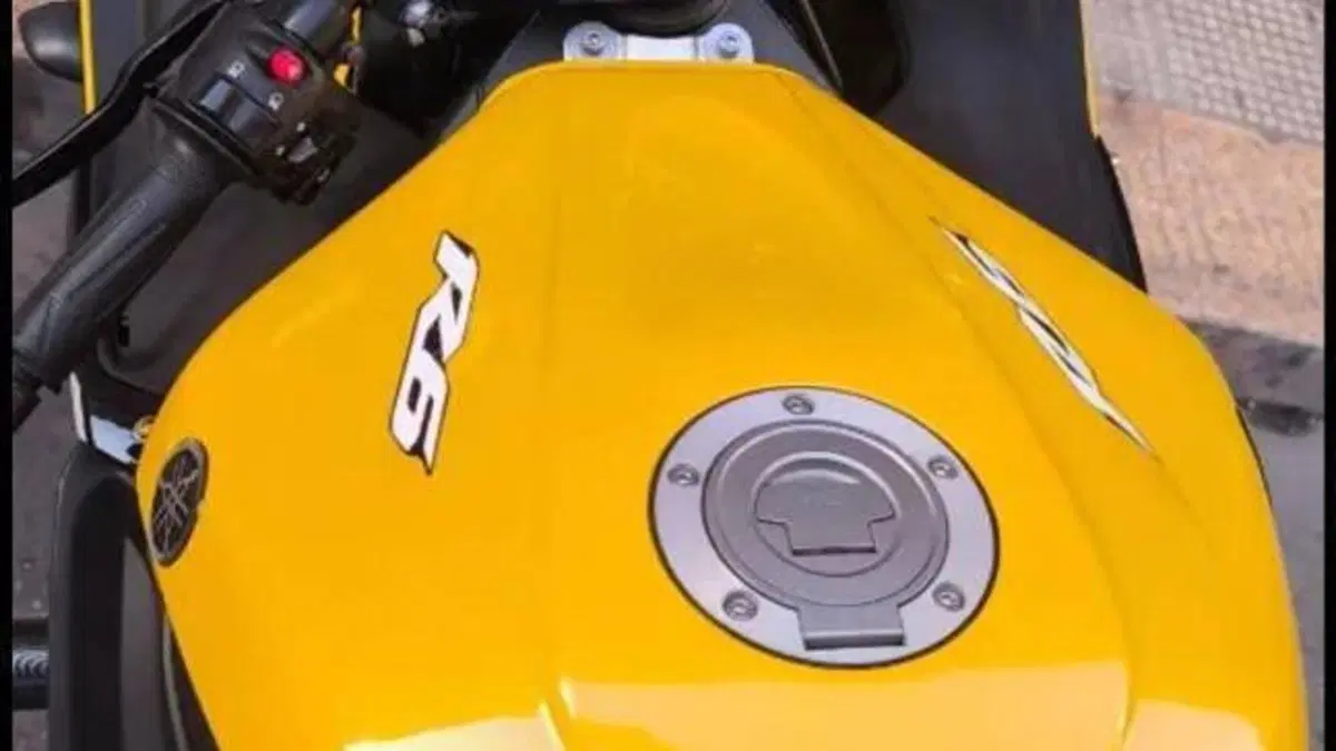 Yamaha YZF R6 (2003 - 04)  (4)