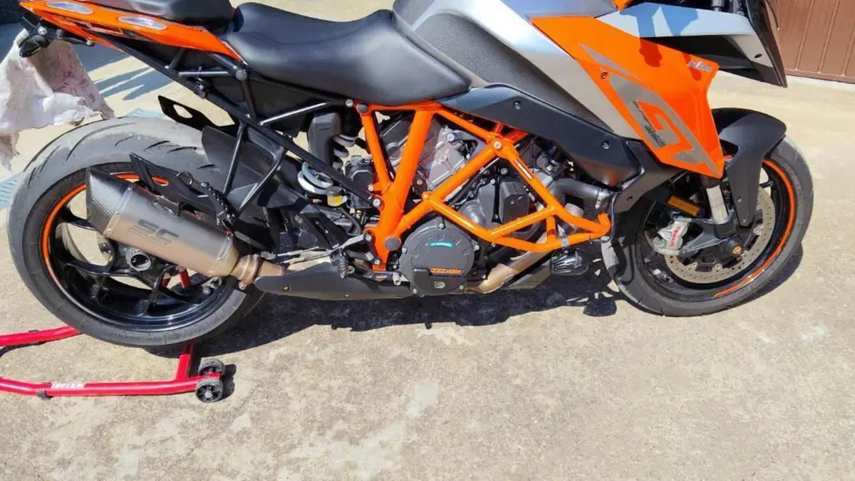 KTM 1290 Super Duke GT ABS (2016 - 18) 
